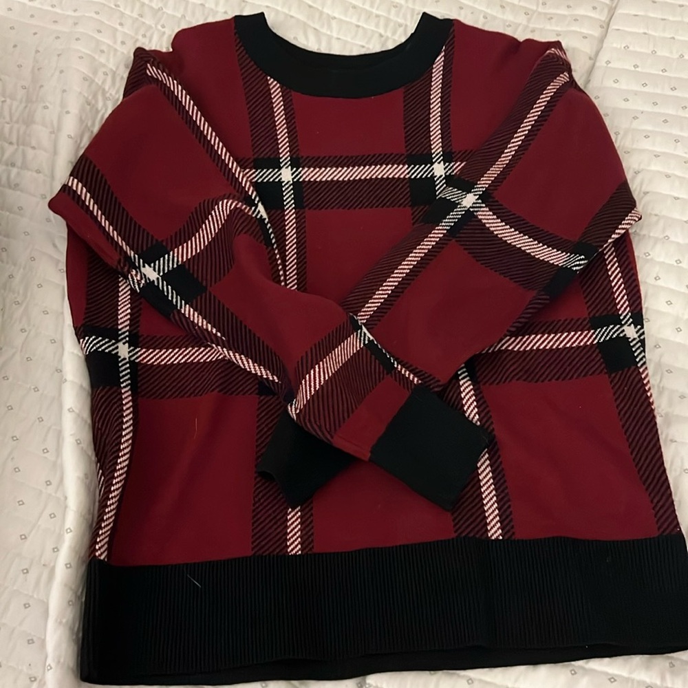 tahari pullover